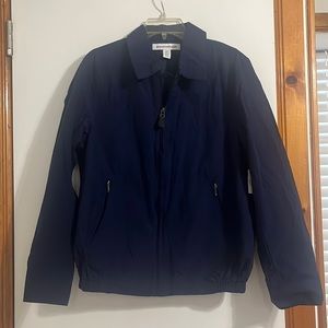 Amazon Essentials Men’s Water-Resistant Zip-Front Golf Jacket Size S